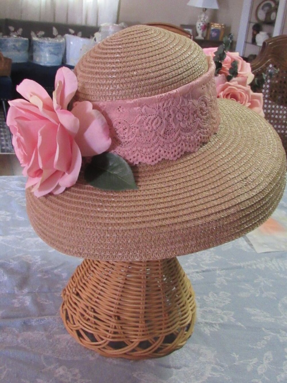 UNIQUE PRETTY PRETTY LADIES STRAW HAT + LACE + A BIG PINK ROSE SIZE 7.5 UNUSED